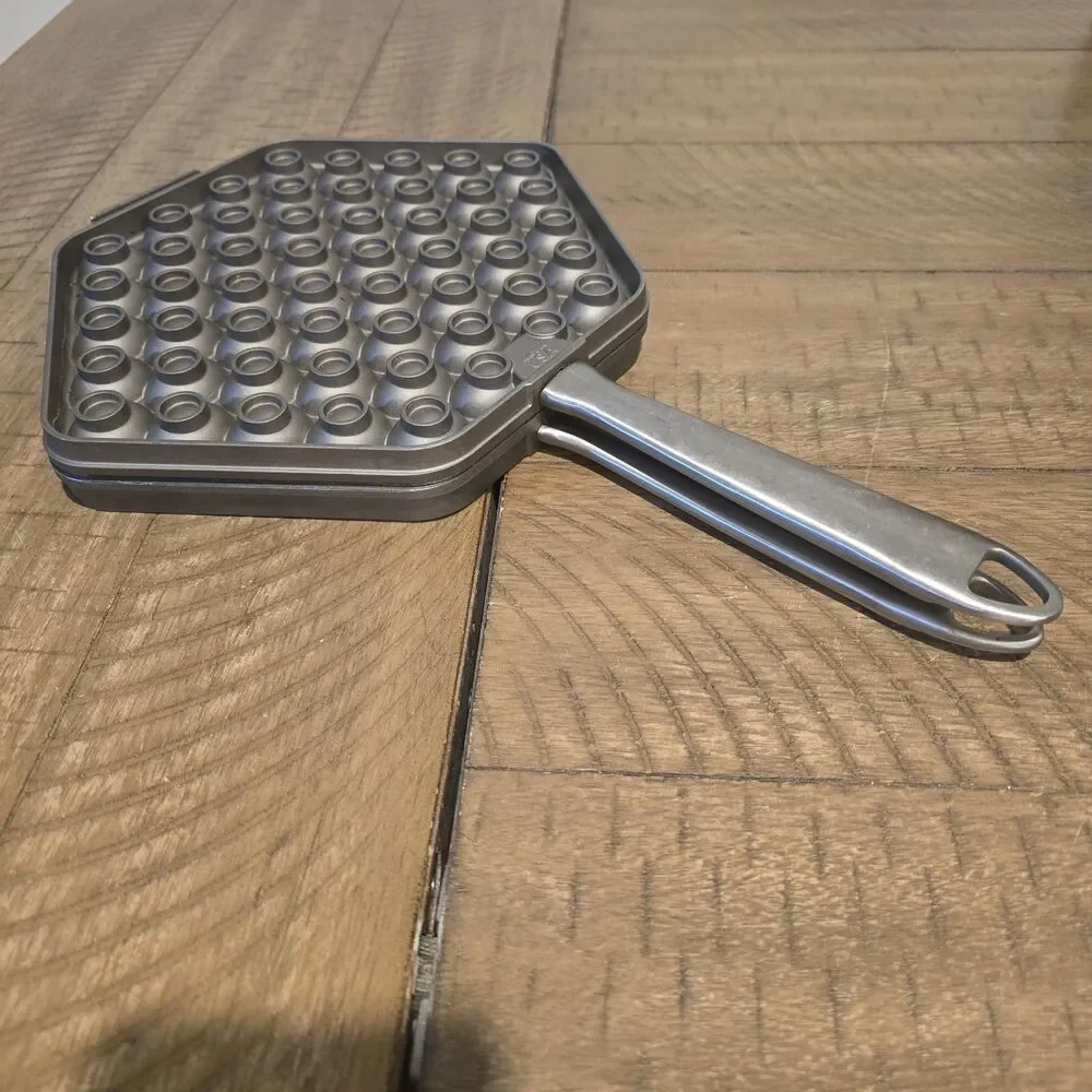 Nordic Ware Cast Aluminum Egg / Bubble  Waffle Pan USA Non Stick